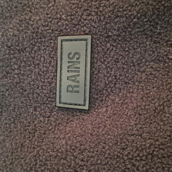 Rains Black Fleece Pullover 1/4 Zip Rubber Logo Cozy Outdoor Size Medium - Picture 4 of 7